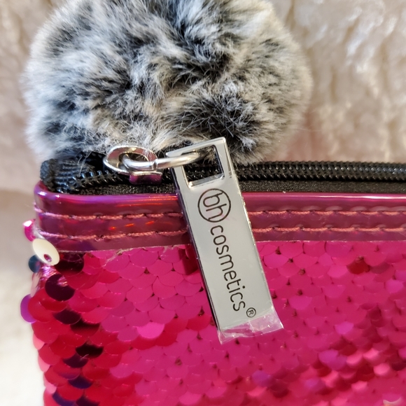 NEW Bh Cosmetics Movable Sequins Pink & Silver Bag NWOT - Picture 3 of 5